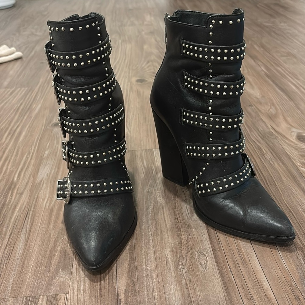 Steve Madden black leather silver buckle heeled boots